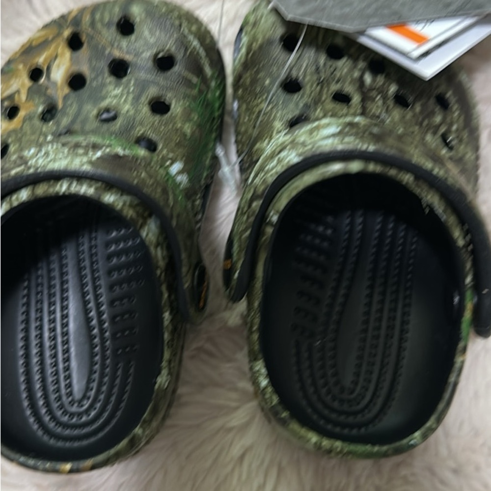 CROCS Kids Green Camouflage Clogs